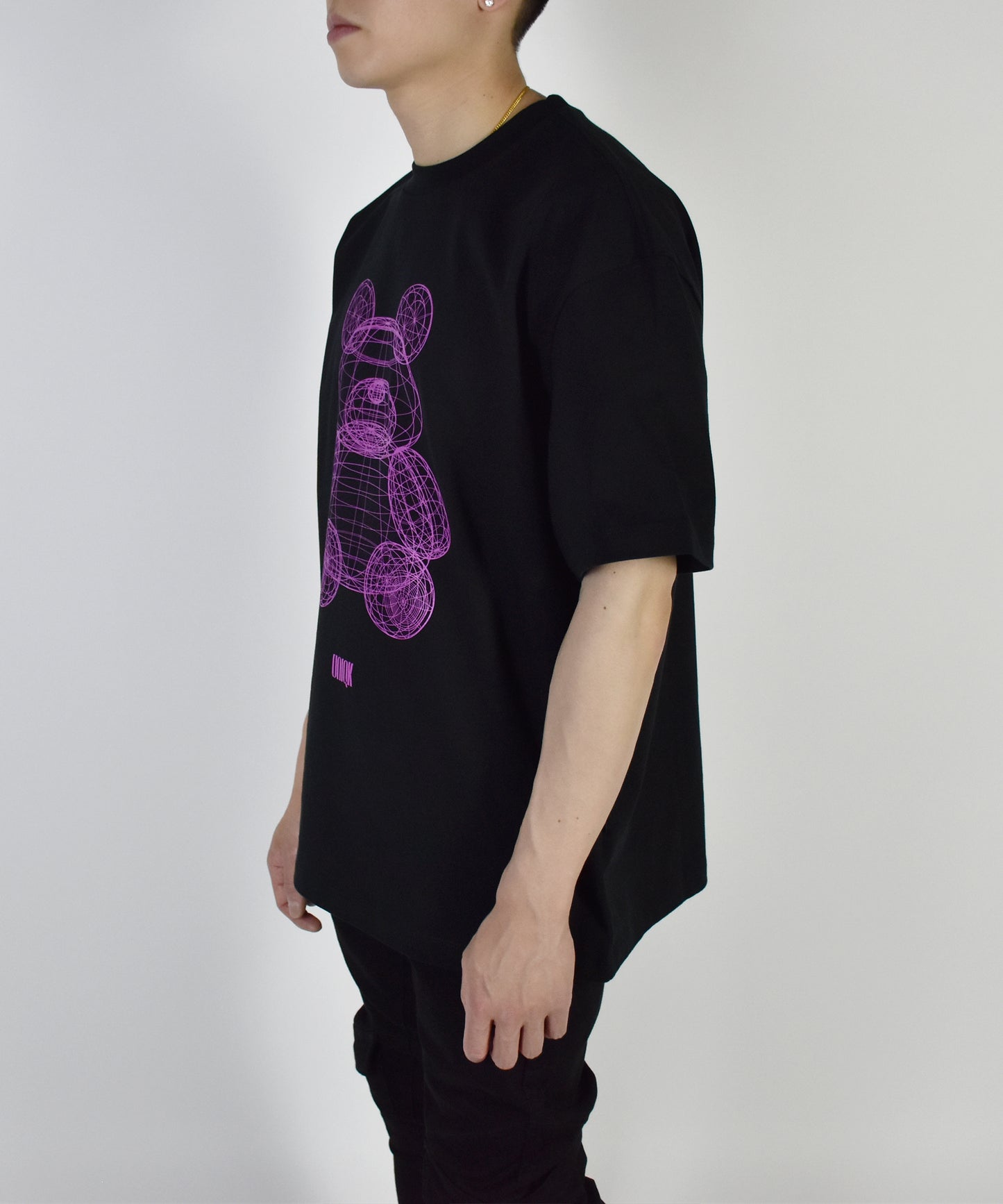 Uniqk Teddy Bear Oversized T-shirt Black Model Side