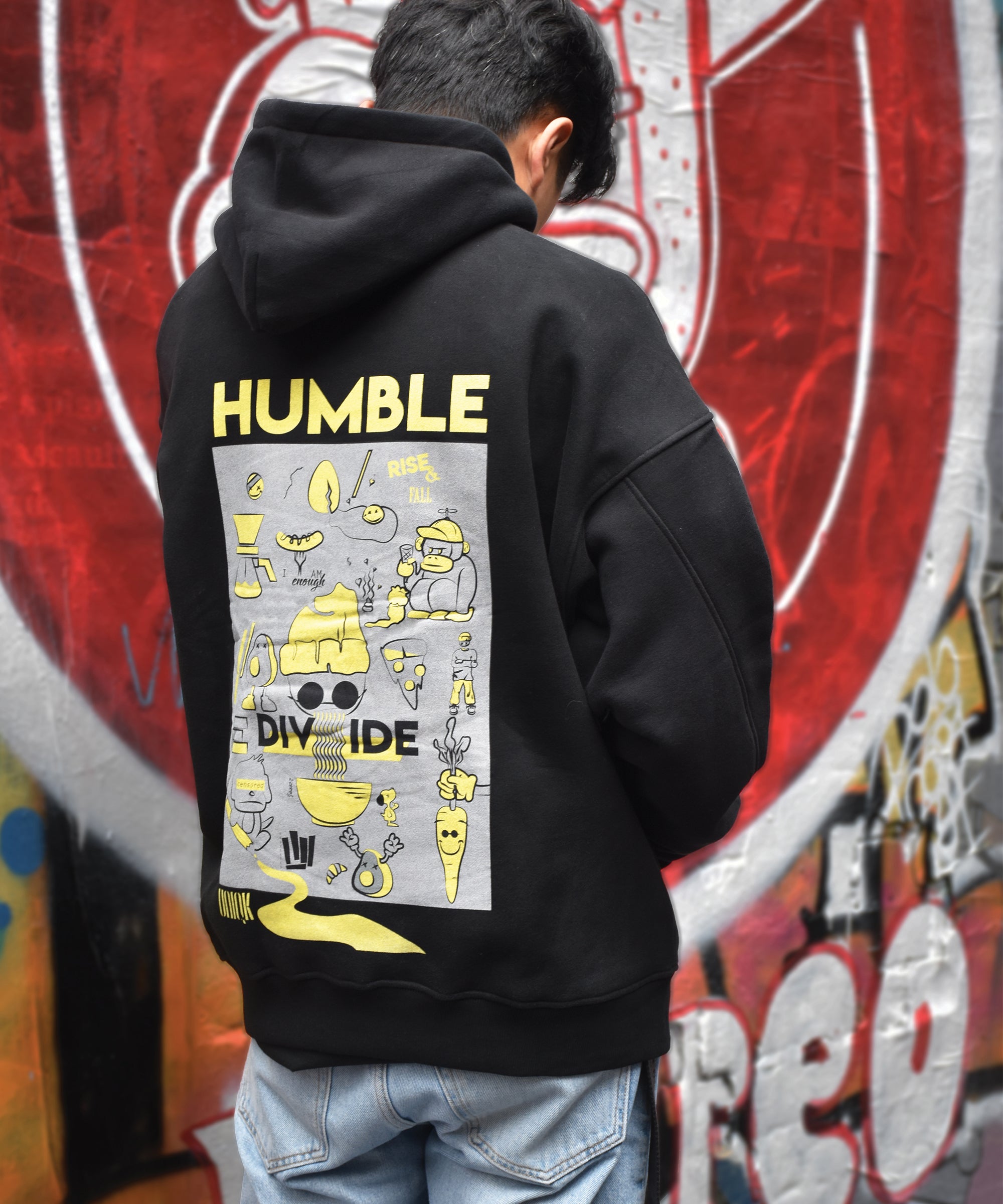 UNIQK 600gsm Melbourne Artwork Oversized Hoodie Black and Yellow 100% Cotton Fleece Male Model 